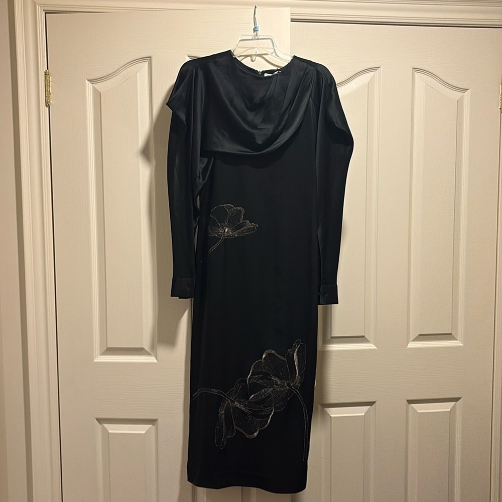 So elegant brand new black dress